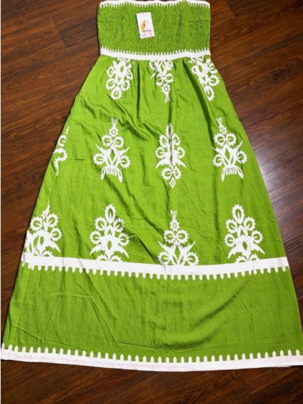 Green Strapless Maxi Skirt with White Embroidery